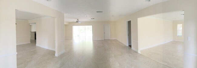 Building Photo - 6593 Serena Ln