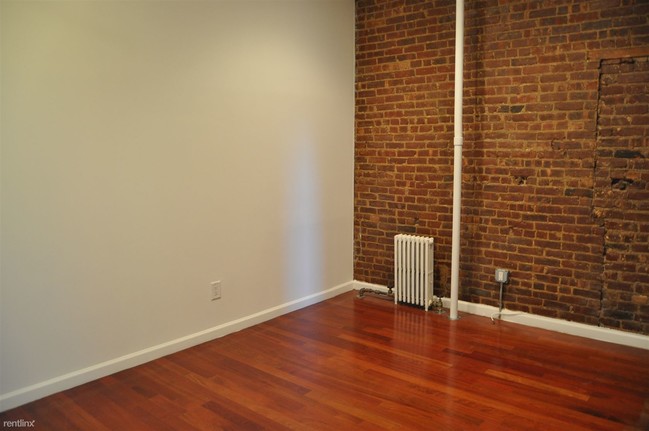 Building Photo - 154 W 84th St