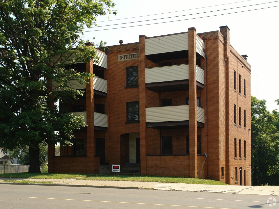 2155 Market St, Youngstown, OH 44507 Apartments in Youngstown, OH