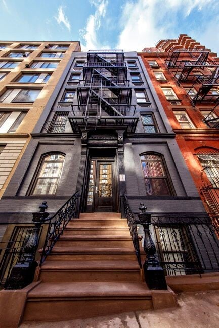 Building Photo - 210 East 95th Street