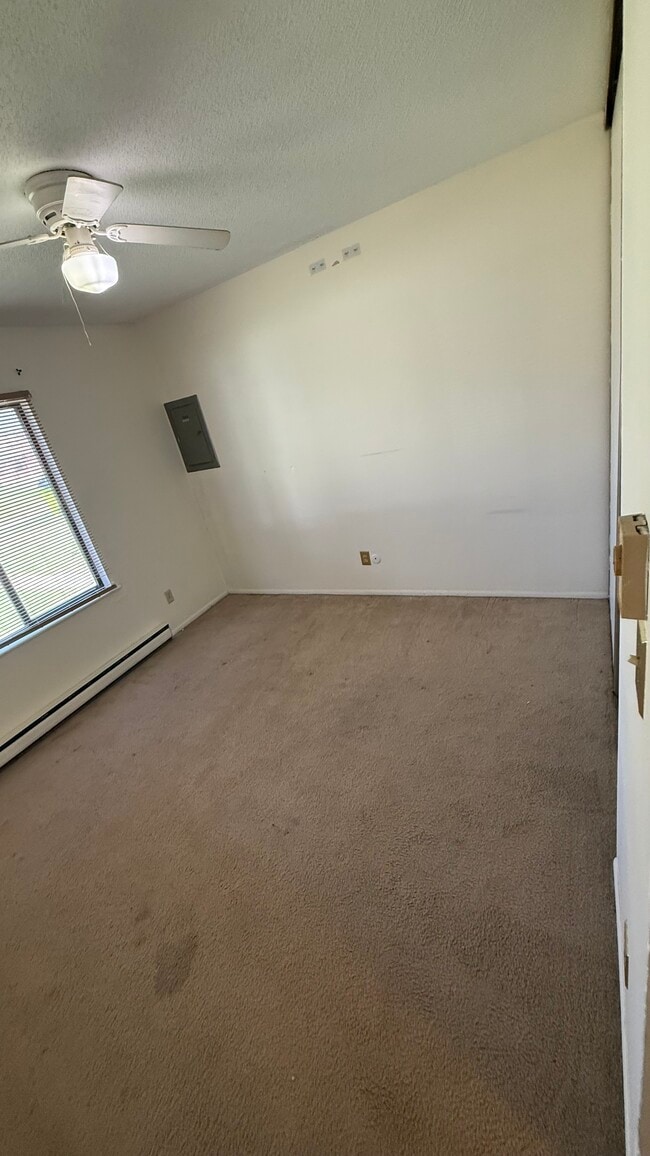 Foto del edificio - 820 E Tipton St