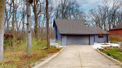 Building Photo - 1280 Sunset Rd