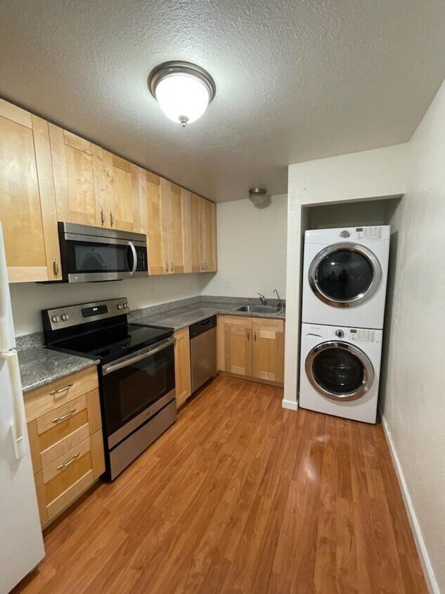 820 Casanova Ave, Monterey, CA 93940 Condo for Rent in Monterey, CA