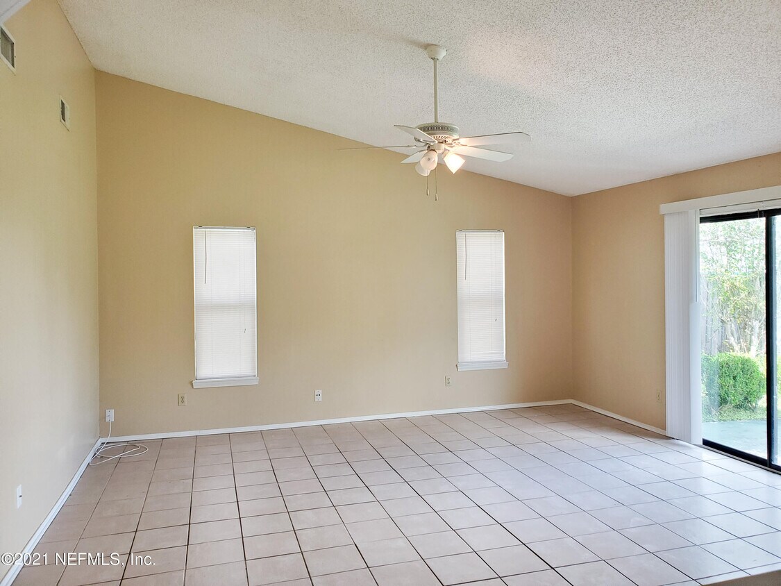 Primary Photo - 9707 Villiers Dr N