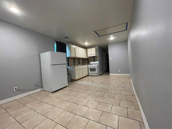 Foto del edificio - 10120 Homestead Rd