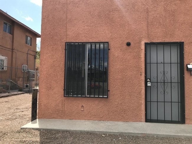 Building Photo - 3608 Tularosa Ave