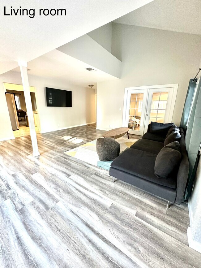 Foto del edificio - 2037 Robert Way