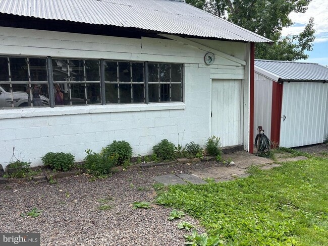 Building Photo - 34 Fretz Rd