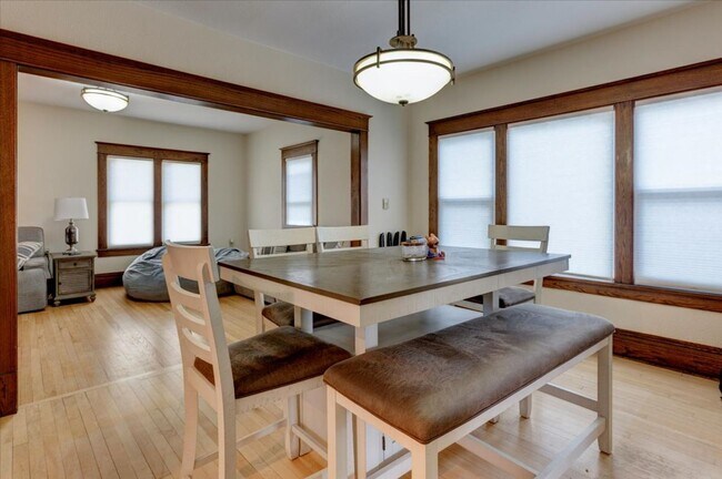 Building Photo - Single Family Home - 4+ Bedroom | 2 Bath
