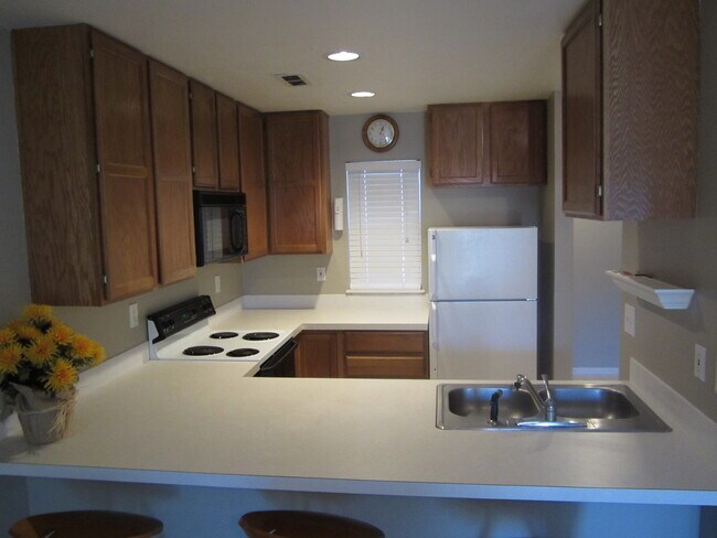 Building Photo - Beautiful 2 Bedroom, 1 Bathroom Condo by Horsetooth Reservoir in Fort Collins, CO