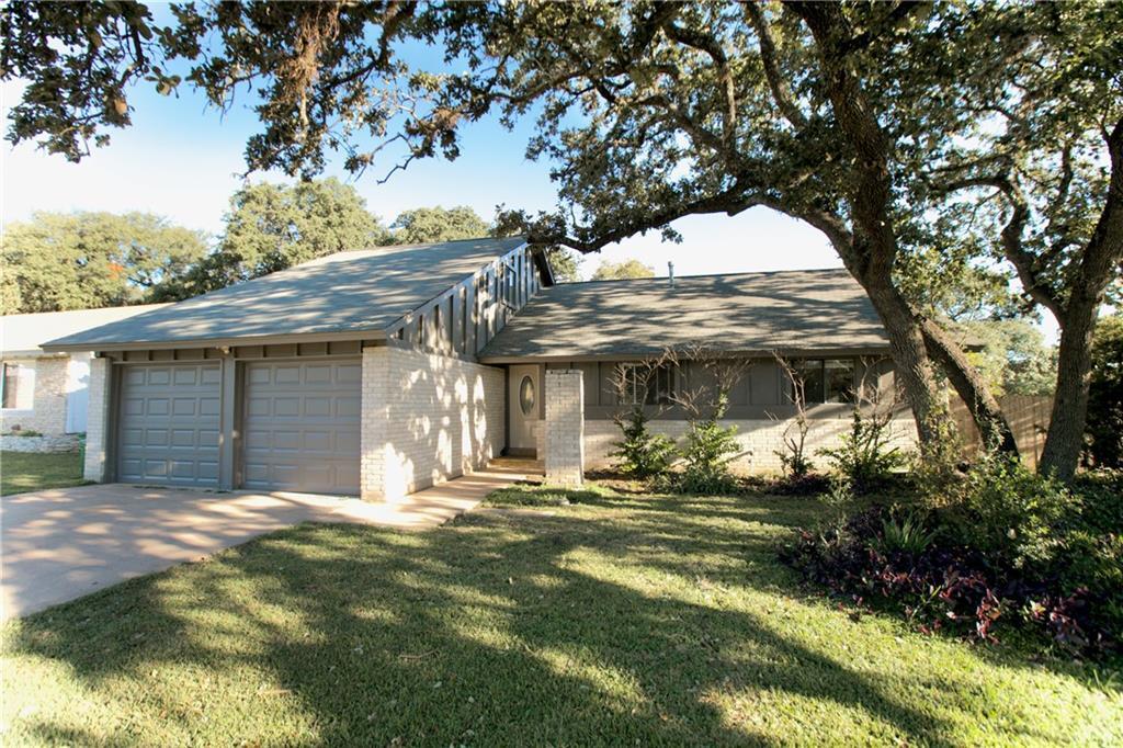 Foto principal - 4700 Running Deer Dr