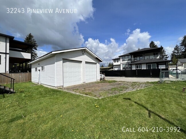 Building Photo - Bright 3 Bedroom Home with Large Shop!