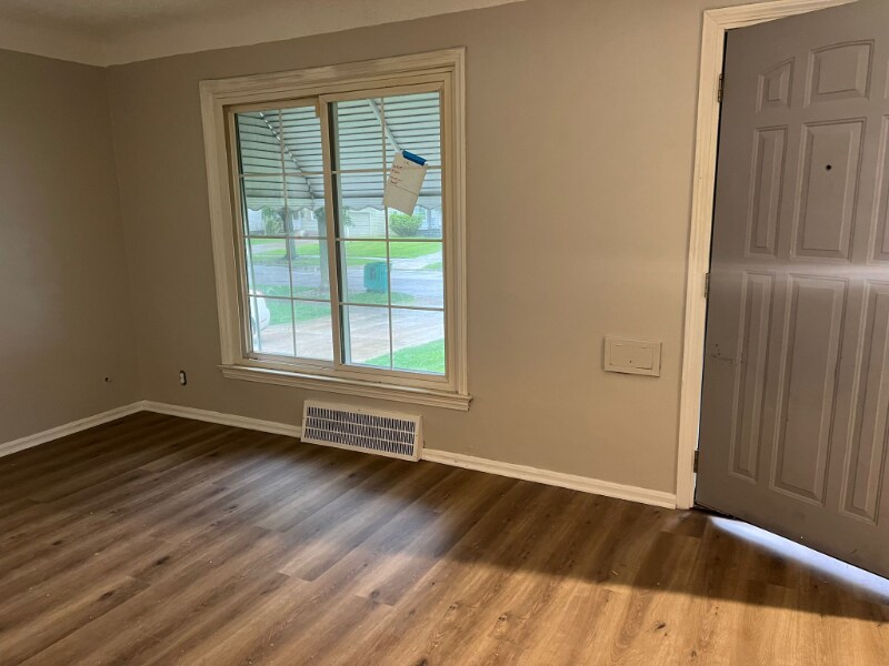 Foto del edificio - 17306 Maple Heights Blvd