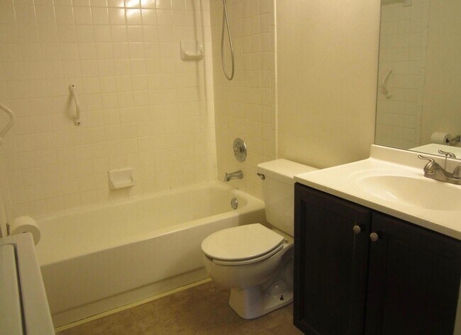Foto del edificio - 7103 Glenmoor Dr