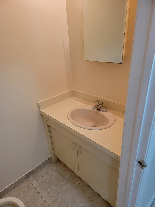 Foto del edificio - 1300 E 69th St