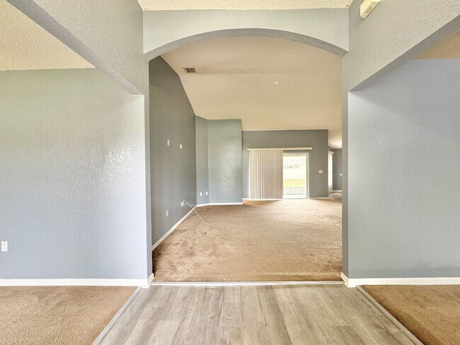 Building Photo - Coventry Cove - Winter Haven