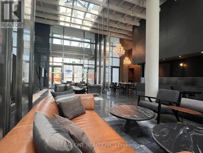 Building Photo - 28 Interchange Wy