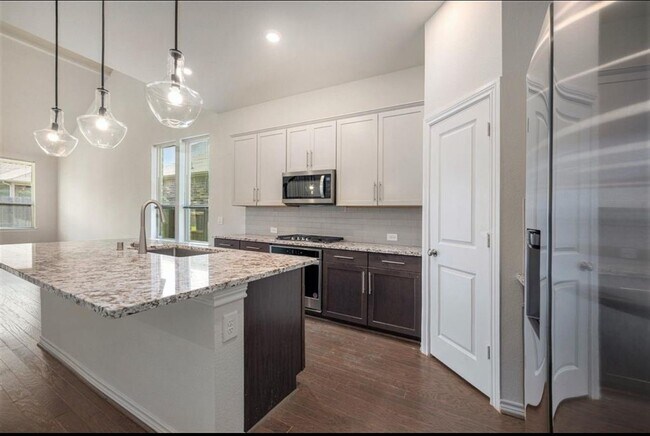 Foto del edificio - 7315 Buckthorn Holw Trl