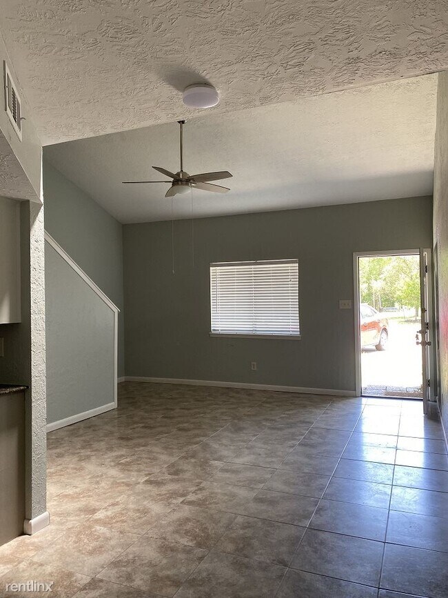 Foto del edificio - 2 br, 2 bath Townhome - 309 Spruce St Apt A