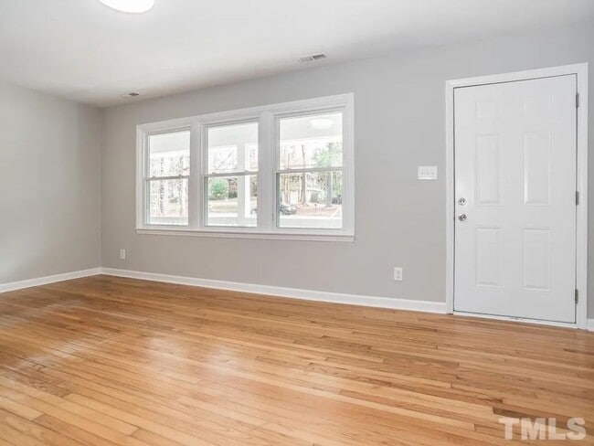 Building Photo - Dacian Rd