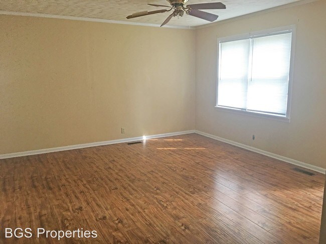 Foto del edificio - 2 br, 1 bath House - 868 N. Main St.