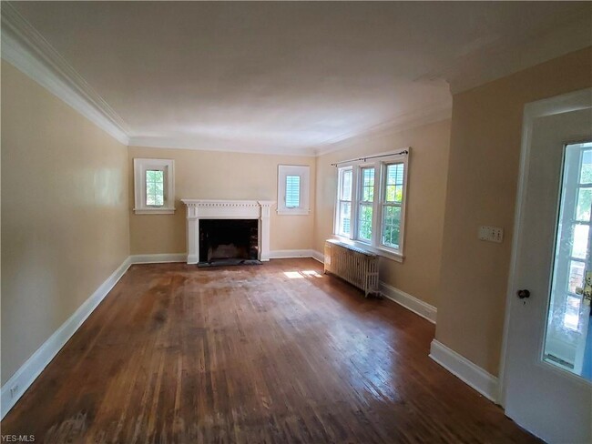 Building Photo - 2945 Meadowbrook Blvd