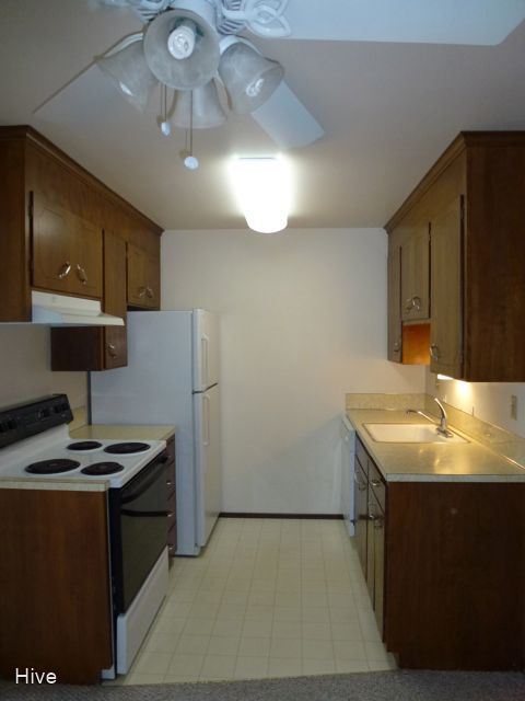Primary Photo - 7101 Roosevelt Way NE