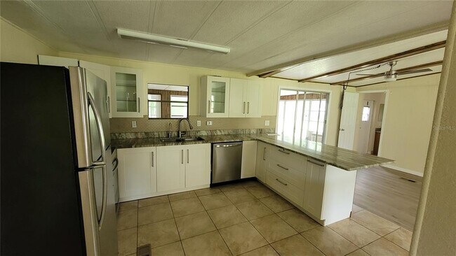 Foto del edificio - 11324 Bruin Dr