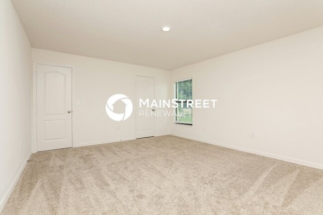 Building Photo - 5 Bedroom Pet-Friendly Home in Leesburg, F...