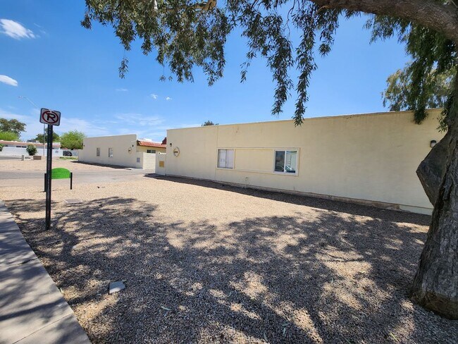 Building Photo - 2725 E Tierra Buena Ln