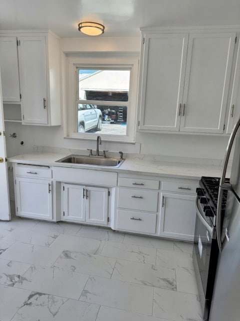 Kitchen - 3049 Community Ave