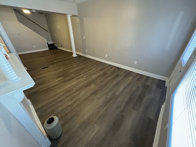 Building Photo - 311-313-313 E 5th Ave