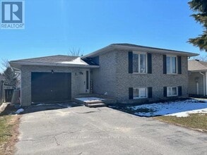 Building Photo - 3 1 Ave