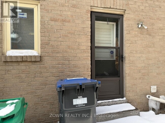 Building Photo - 45 Nottingham Crescent