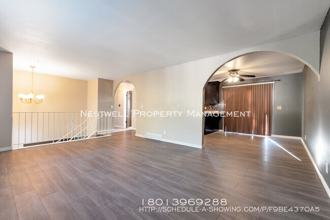 Building Photo - 848 Dorothea Way