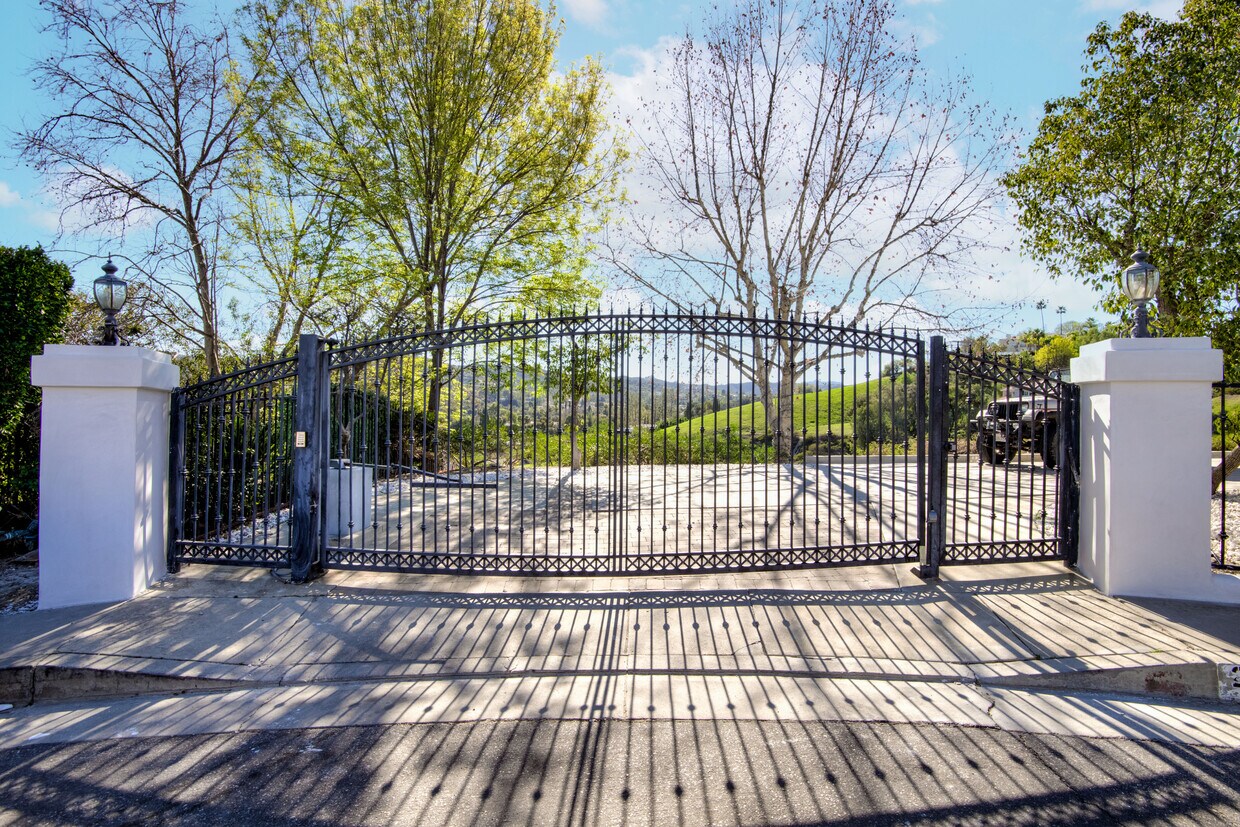 Foto principal - 22254 Dumetz Rd