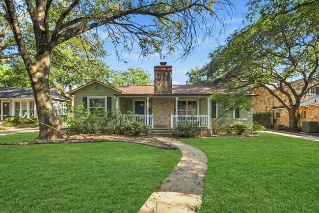 Building Photo - 167 E Edgewood Pl