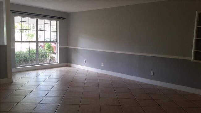 Building Photo - 526 Indian Lilac Rd