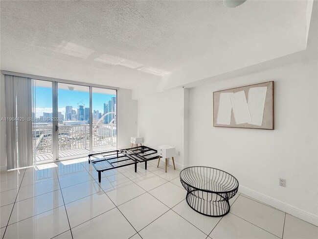 Foto del edificio - 1750 N Bayshore Dr