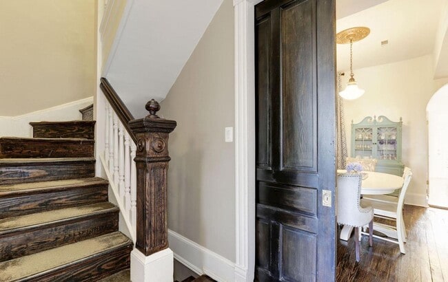 Building Photo - Spacious & Charming Victorian Row House in Burleith-Moments from Georgetown!