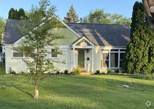 Building Photo - 724 Justina St