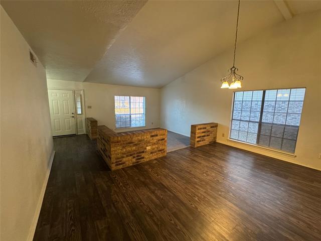 Foto del edificio - 2905 Woodlark Dr