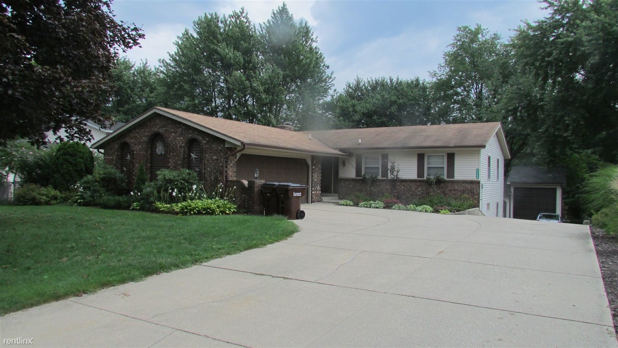 Foto principal - 2288 Olde Farm Dr