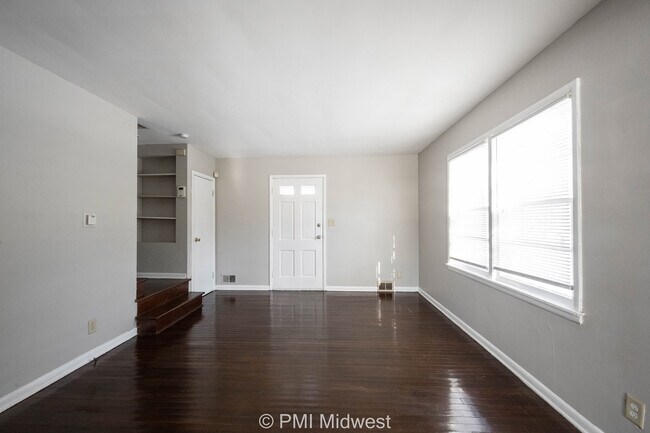 Building Photo - 1857 W 60th St