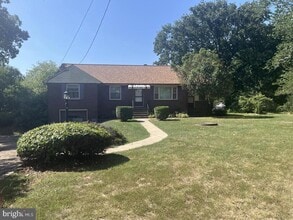 Building Photo - 4906 Hood Dr