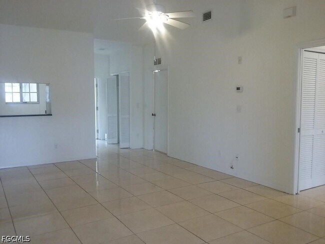 Foto del edificio - 8358 Bernwood Cove Loop