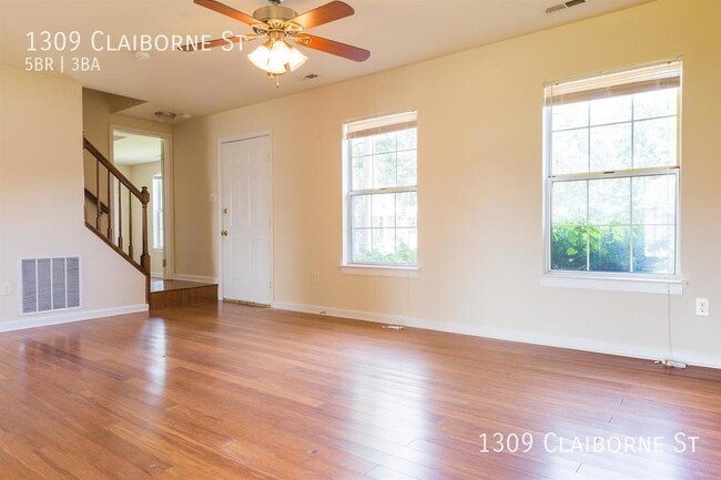 Building Photo - Beautiful, Spacious Updated 5BD Next to VCU!!