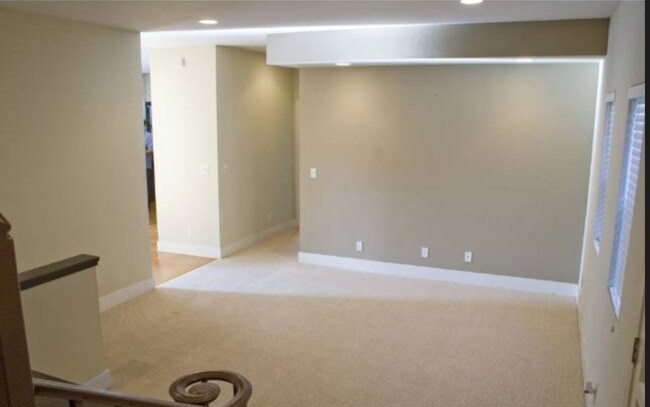 Building Photo - 642 N La Fayette Park Pl