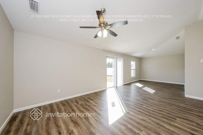 Foto del edificio - 739 SW Goodrich St