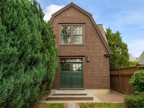 Building Photo - 14 Chestnut St Building Photo - 14 Chestnut St